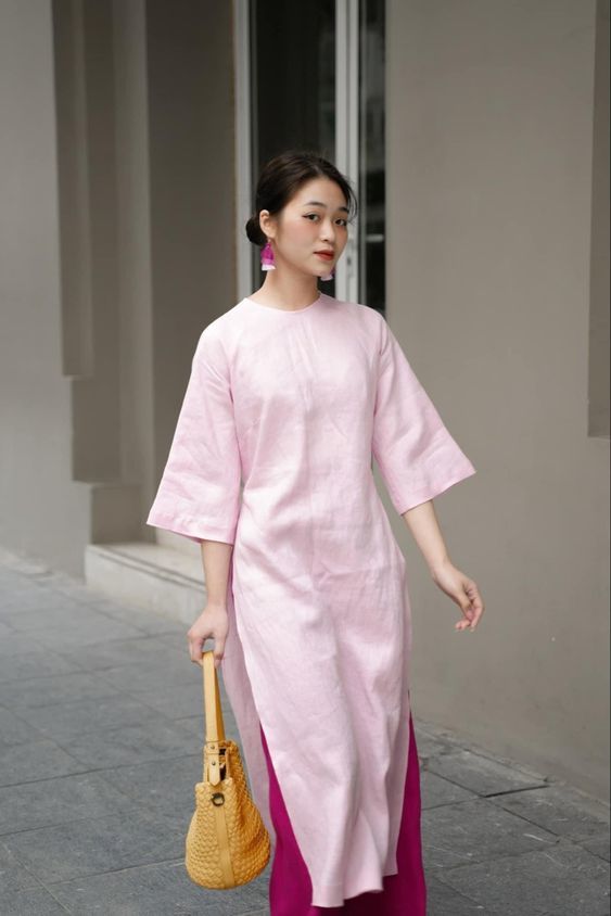 Tết cận kề, chị em lưu ngay các mẫu áo dài du xuân cho cả năm thêm đỏ