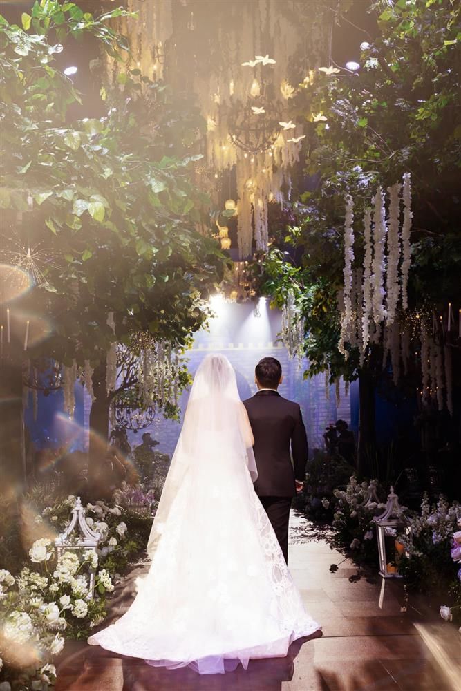 Những nàng Hậu lên xe hoa năm 2022: Ngọc Hân có hôn lễ đặc sắc nhất