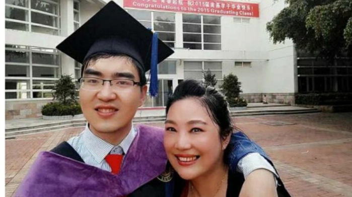 Mẹ đơn thân tiết lộ cách nuôi dạy con bệnh hiểm nghèo đỗ ĐH Harvard