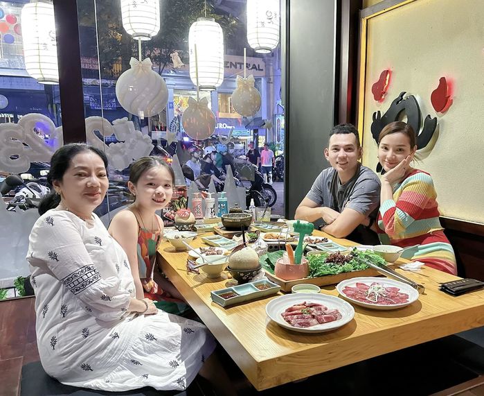 Phương Trinh Jolie chăm để mặt mộc khi mang bầu: Nhan sắc thu hút
