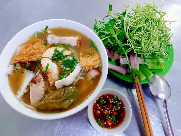 Quán bún mắm miền tây tồn tại một thập kỷ ở Sài thành