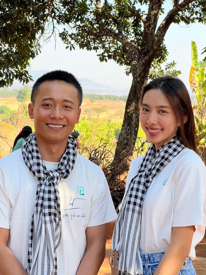Quang Linh bất ngờ khi được Thuỳ Tiên chúc sinh nhật trên sóng live