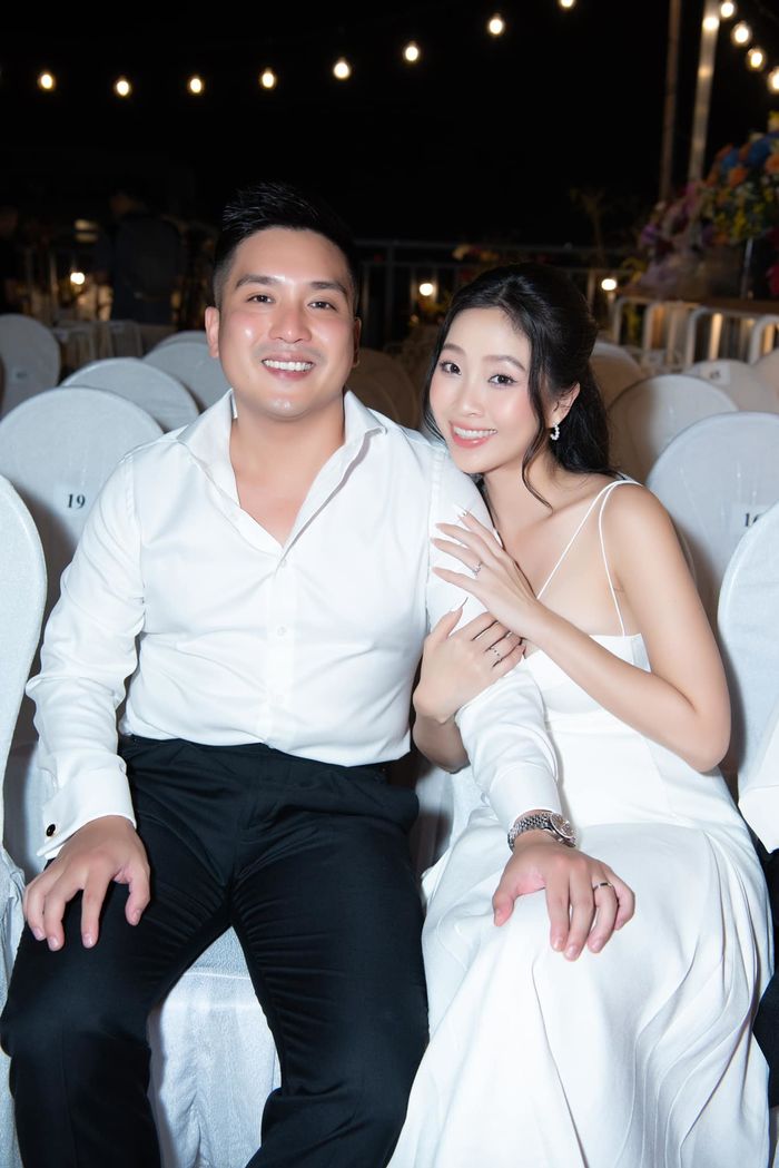 Sau 2 tháng kết hôn, MC Liêu Hà Trinh thông báo có tin vui