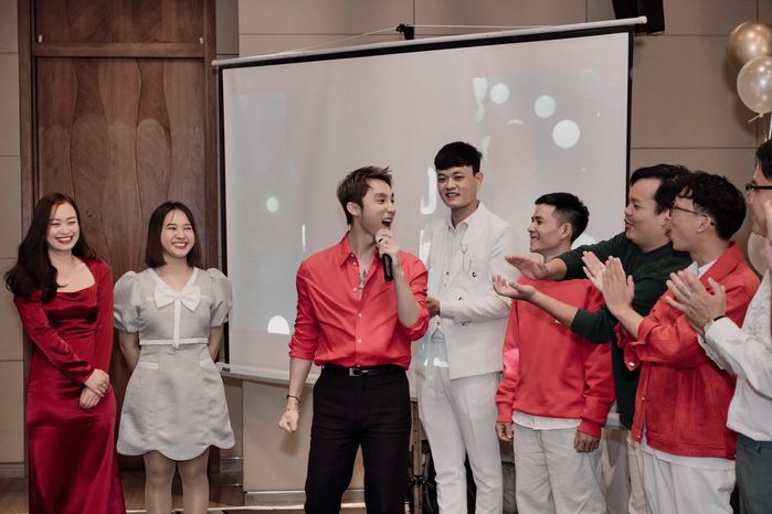Sơn Tùng tổ chức tiệc đặc biệt, ủng hộ nhiệt tình khi Hải Tú biểu diễn