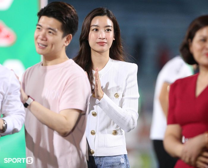 Style của con dâu nhà hào môn: Nhẹ nhàng nhưng tràn ngập khí chất