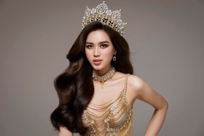 Thảm đỏ Chung kết Hoa hậu Việt Nam 2022: Đỗ Thị Hà vẫn là chánh cung