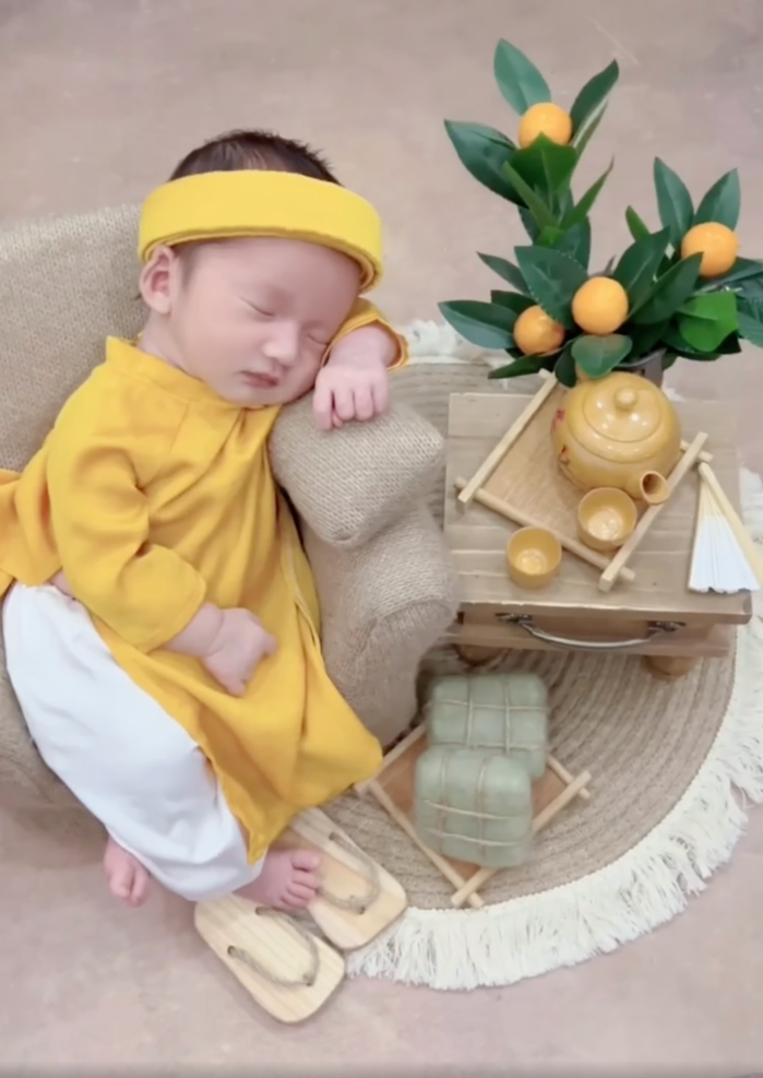 Thanh Đoàn - Hà Trí Quang công khai dung mạo con song sinh