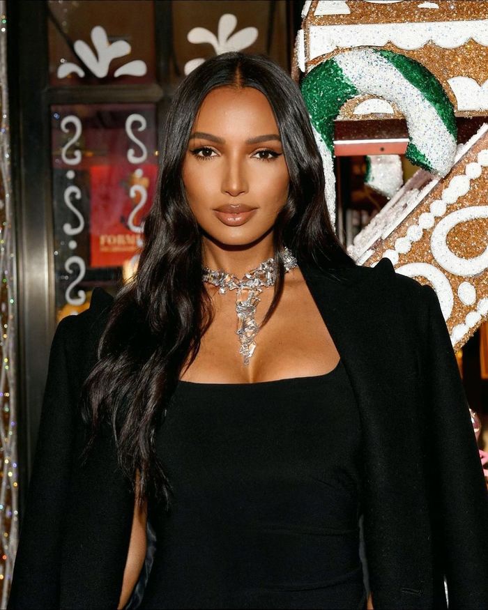 Thiên thần nhà Victoria's Secret trở thành mỹ nhân đẹp nhất thế giới