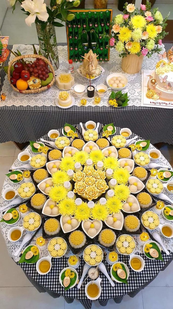 Sao Việt làm tiệc đầy tháng cho con: Mạnh Trường, Dương Lâm giản dị