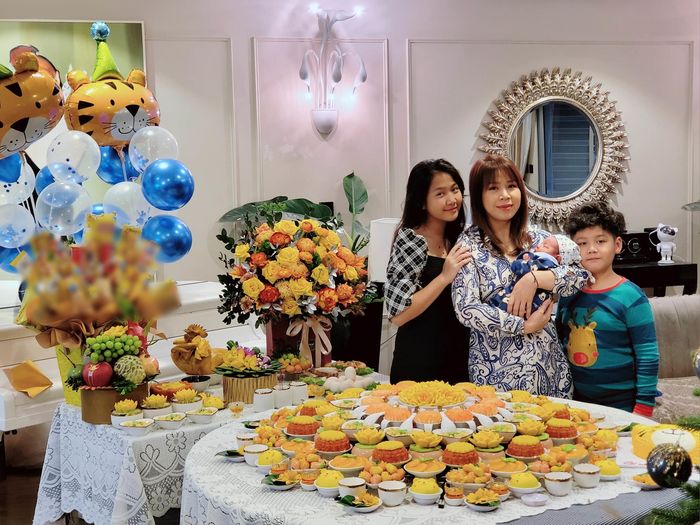 Sao Việt làm tiệc đầy tháng cho con: Mạnh Trường, Dương Lâm giản dị