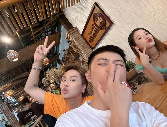 Tiến Luật khui hint Gin Tuấn Kiệt và Puka: Đàng trai ngượng ngùng