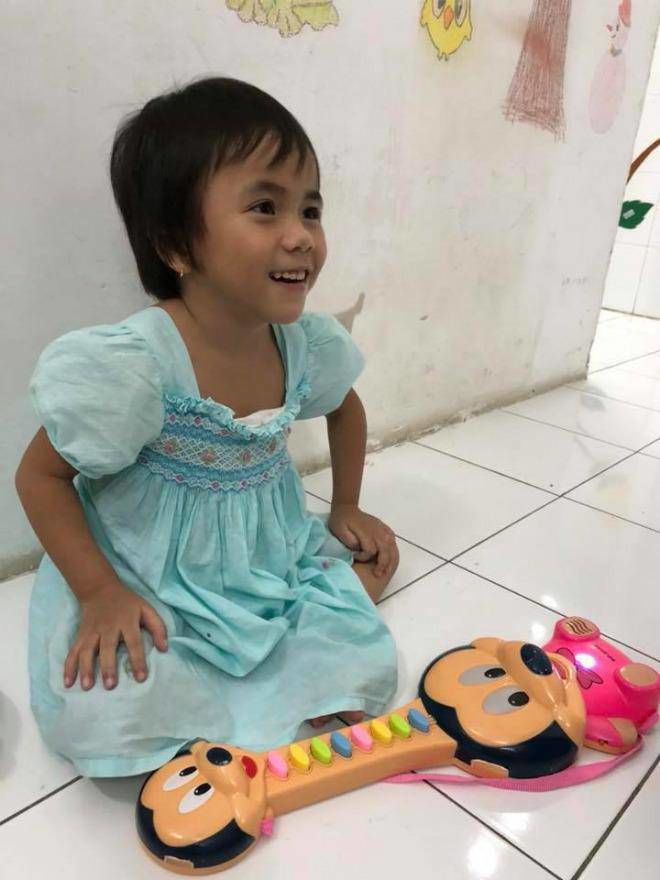 Sau 5 năm, “Em bé Mường Lát” giờ đã lớn phổng, thần thái tự tin