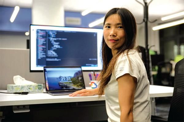 Từ nữ công nhân nhà máy, cô nàng 9x trở thành kỹ sư phần mềm Google
