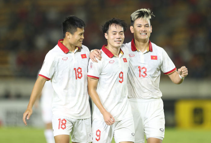 Quang Hải rời sân sớm, Việt Nam vẫn thắng Lào với tỉ số 6-0