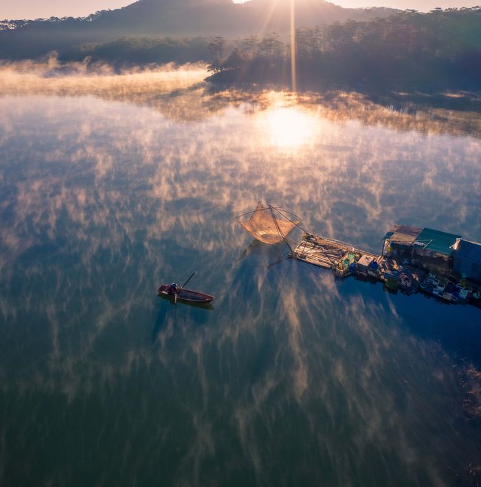 Vẻ đẹp hoang sơ đẹp tựa thiên thai ít người biết của suối Tía