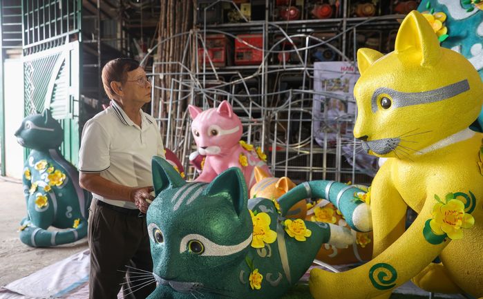 Hé lộ linh vật đàn mèo của xuân Quý Mão ở đường hoa Nguyễn Huệ