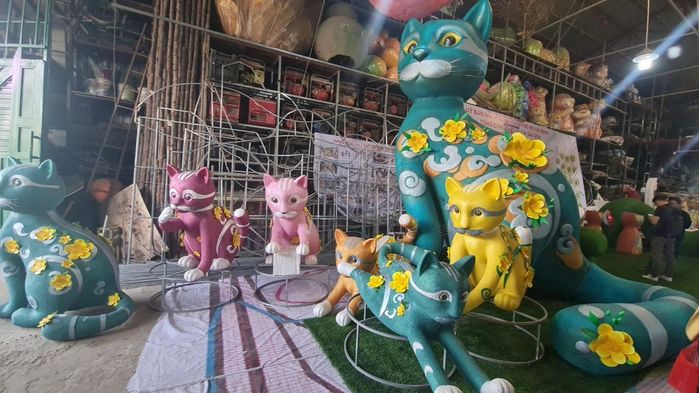 Hé lộ linh vật đàn mèo của xuân Quý Mão ở đường hoa Nguyễn Huệ