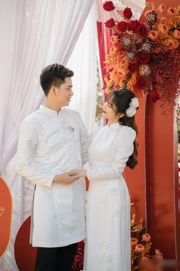 Ngày con gái đi lấy chồng, bố bật khóc nức nở: Thương nhau con nhé
