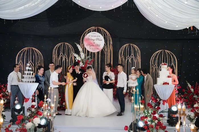 Ngày con gái đi lấy chồng, bố bật khóc nức nở: Thương nhau con nhé