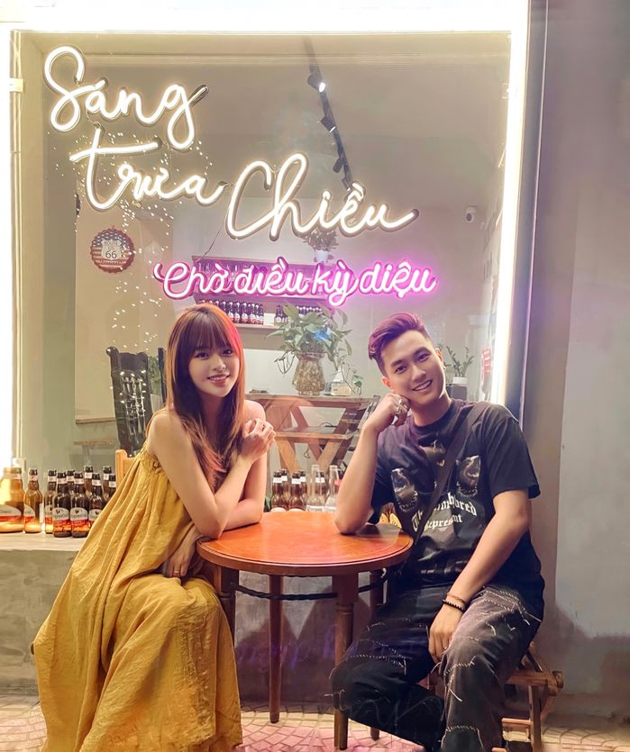 Anh Tuấn Phố Trong Làng và vợ vào Nam ghi hình: Lúc nào cũng có nhau