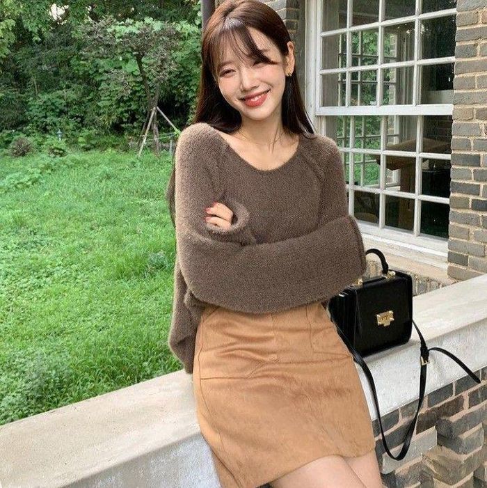 5 kiểu áo giúp style của bạn thăng hạng khi diện cùng chân váy