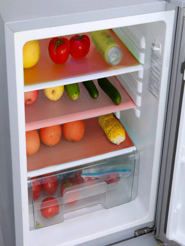 Mẹo dọn dẹp và giữ vệ sinh tủ lạnh đón Tết: Khử mùi với baking soda
