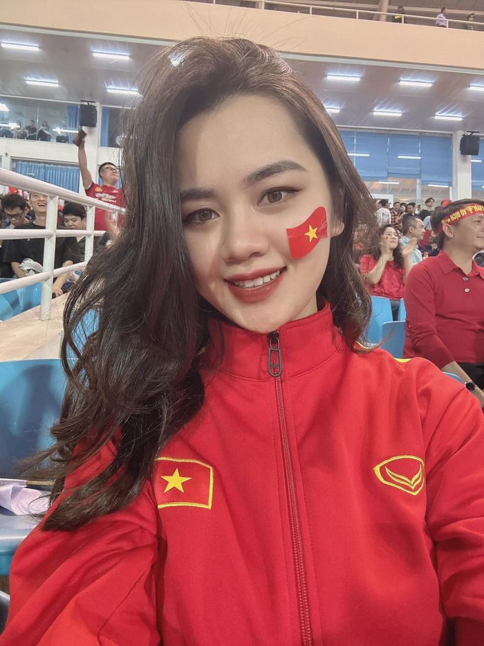 Vừa về nước, Quế Ngọc Hải tổ chức tiệc mừng kỉ niệm 5 năm ngày cưới
