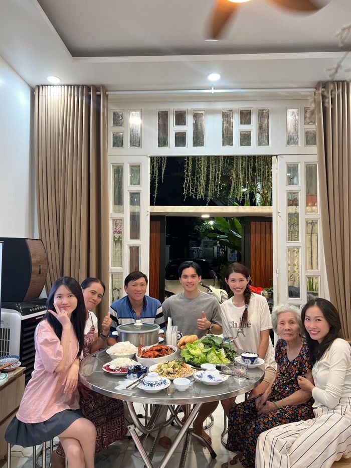 Á hậu Quỳnh Châu đưa bạn trai về ăn Tết cùng gia đình