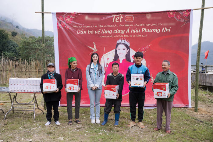Á hậu Phương Nhi tặng 20 con bò cho bà con khó khăn ở Thanh Hóa