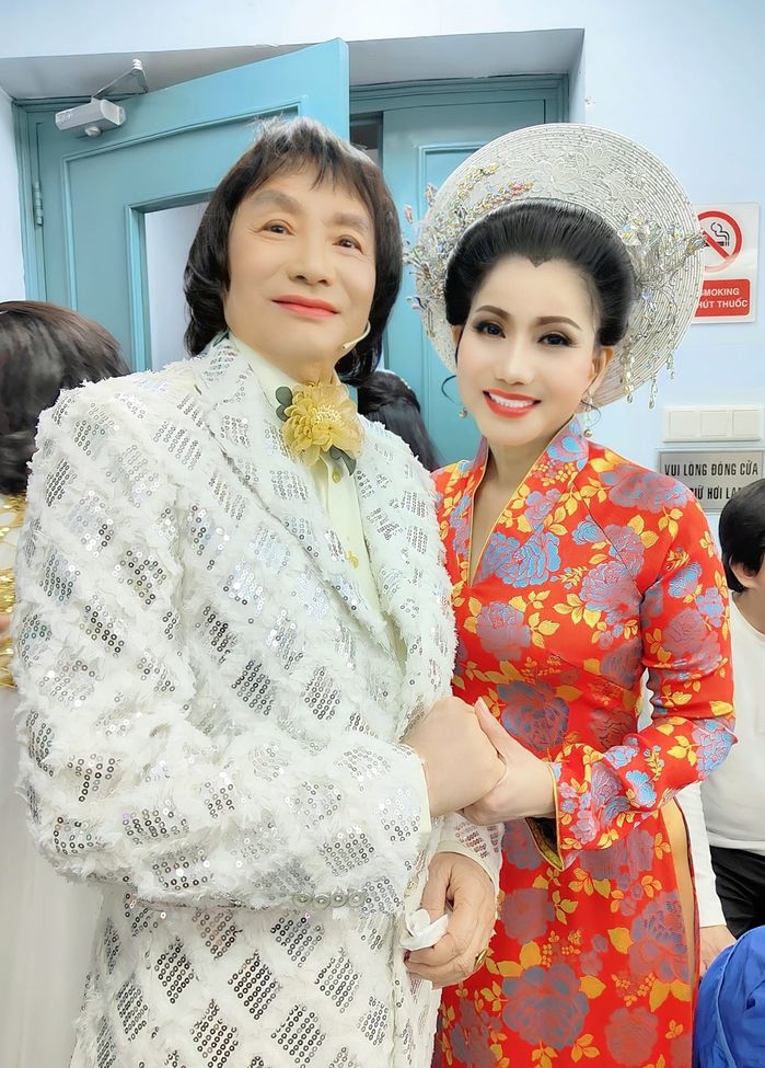 Ảnh hot sao Việt 5/1: Minh Vương - Lệ Thủy đi làm thiện nguyện