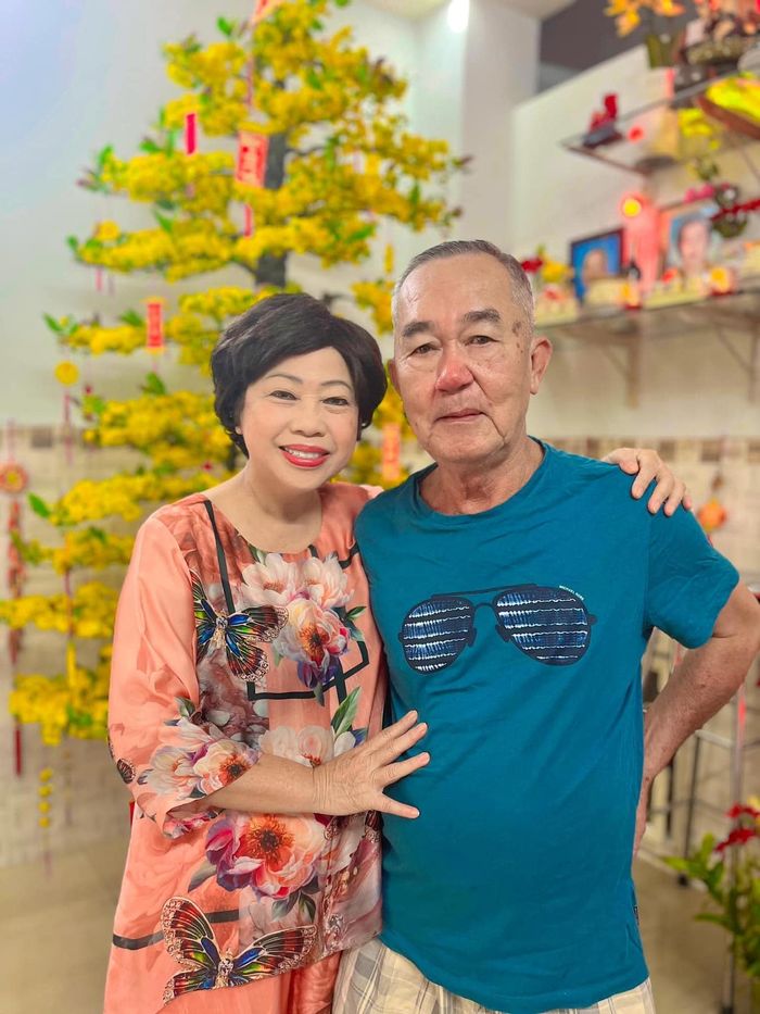 Bạn đời dàn sao nữ gạo cội: Chồng Phi Phụng nấu cơm, đổ xăng cho vợ
