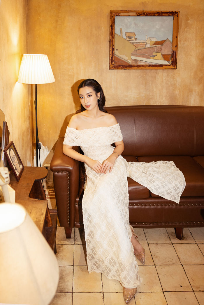 Chị em Hoa hậu đụng nhau một thiết kế: Gái một con Tường San thắng thế