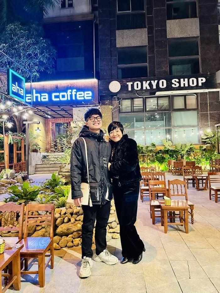 Chia tay tóc tém, MC Thảo Vân lộ diện với mái tóc mới đẹp ngọt ngào
