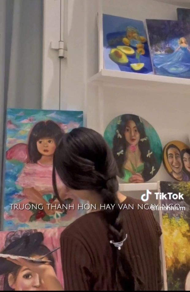 Con gái Quyền Linh sắc vóc yêu kiều, hễ diện sắc trắng lại rực rỡ