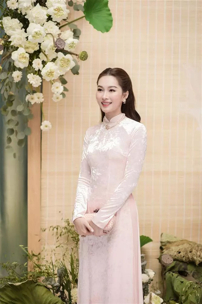 Thần tiên tỷ tỷ Đặng Thu Thảo khiến fan đổ đứ đừ đầu năm