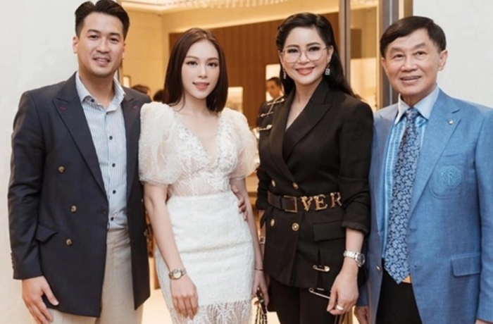Dâu hào môn Angela Chu “thỉnh an” mỗi sáng, Xoài Non nghe lời mẹ chồng