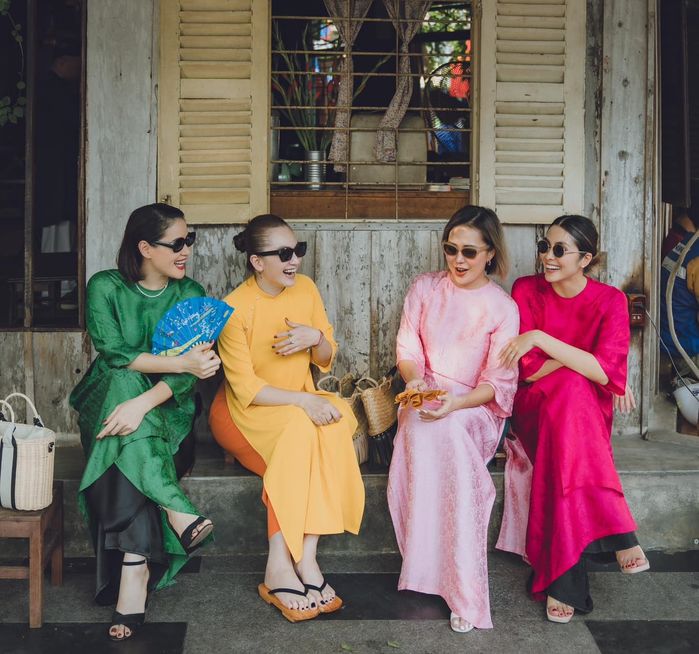Đến hẹn lại lên, Tăng Thanh Hà gây sốt với loạt ảnh áo dài du xuân