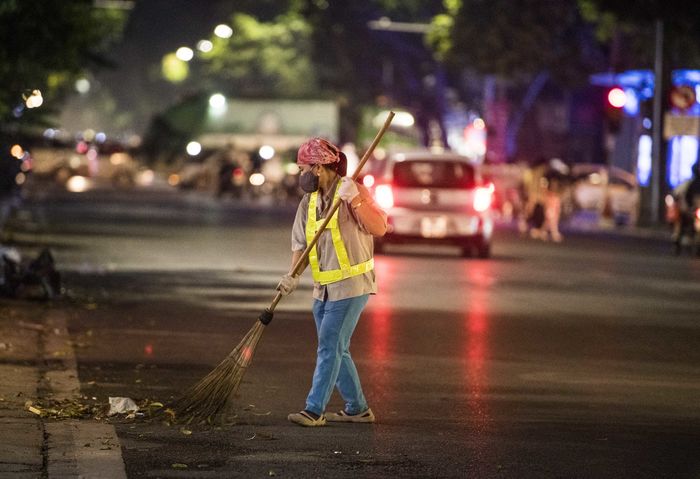 Đôi vợ chồng 50 năm gắn mình với sự nghiệp làm sạch đường phố