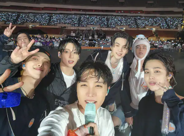 Fandom trung thành của 4 ông lớn Kpop: ARMY của BTS out trình