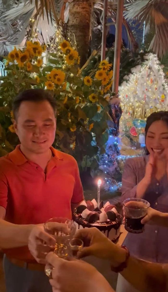 Gia đình Bảo Thy, Bình Minh tổ chức sinh nhật tuổi 50 sớm cho Chi Bảo