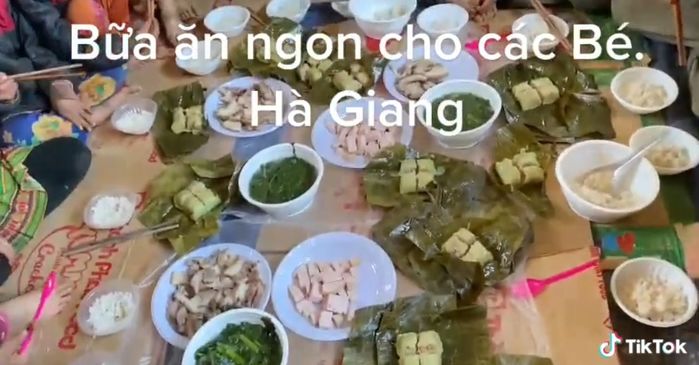 Hạnh phúc của nhóm trẻ Hà Giang: Giáp Tết mới được bữa có rau, có thịt