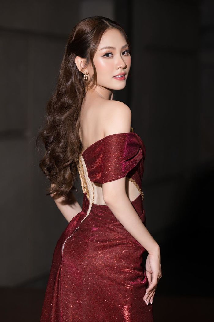 Hoa hậu Mai Phương giải thích khi bị chê thiếu thanh lịch vì nhảy nhót
