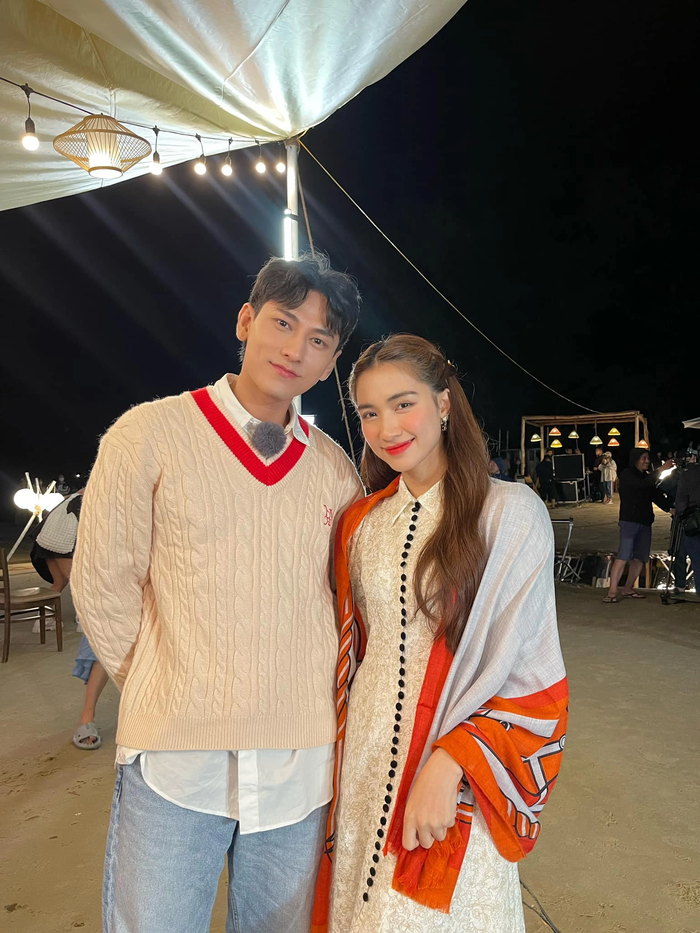 Hòa Minzy đáp tin đồn yêu Isaac: Hòa có em bé rồi, già rồi