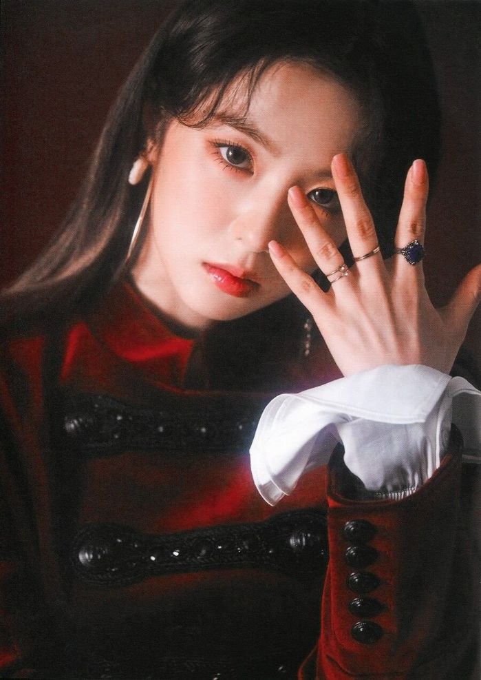 Idol Kpop sở hữu bàn tay đẹp, ai cũng muốn nắm lấy