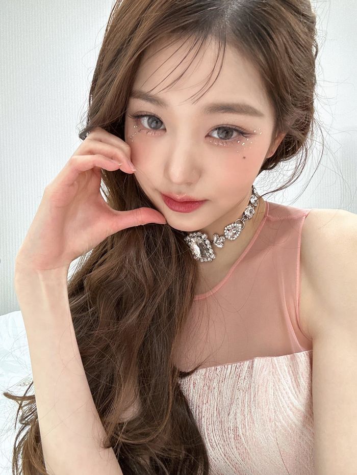 Idol Kpop vô tình khiến nhóm trở thành A và những người bạn