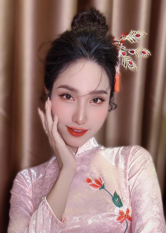 Khung hình đọ sắc của 4 mỹ nhân chuyển giới: Lâm Khánh Chi trẻ đẹp