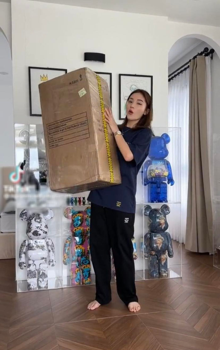 Kỳ Duyên chi 28 triệu tậu đồ chơi mô hình, bổ sung BST: Fan lóa mắt