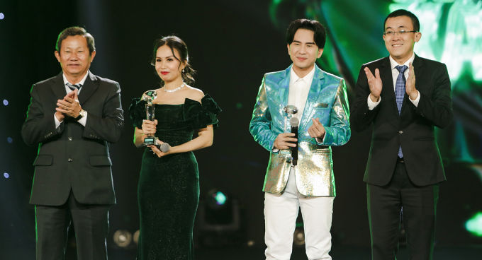 MC Minh Xù xin lỗi vì thiếu chuyên môn, Đan Trường cứu nguy đàn em