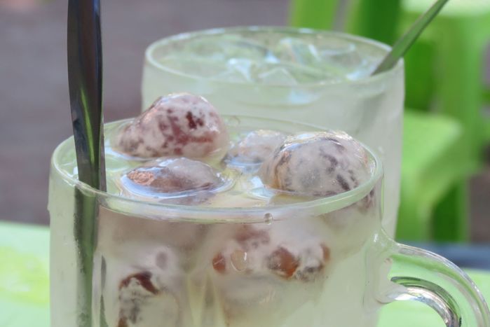 Món chè độc lạ xứ Huế khiến Hoa hậu Thùy Tiên gật gù khen ngon