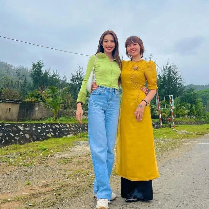 Mỹ nhân Việt khoe mẹ ruột dịp Tết: Thùy Tiên và thân mẫu như chị em